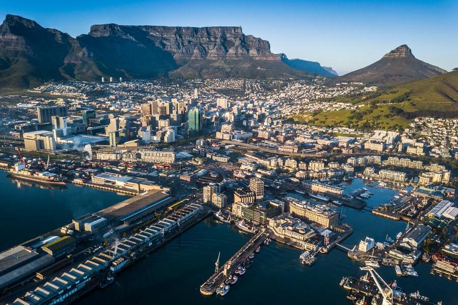 South Africa: Patrice Motsepe announces Harmony Gold's "huge investment"