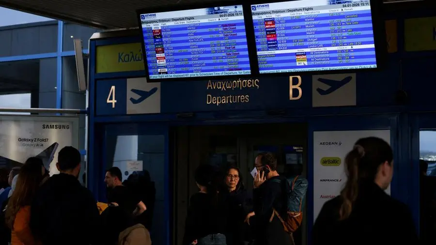 Some Greek flights resume after air traffic radio collapse