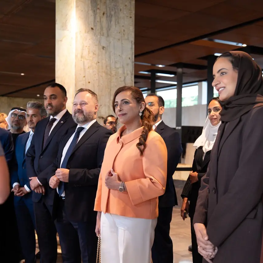 بدور القاسمي تفتتح النسخة البولندية من معرض \"الخراريف برؤية جديدة\" بمشاركة فنانين إماراتيين وبولنديين