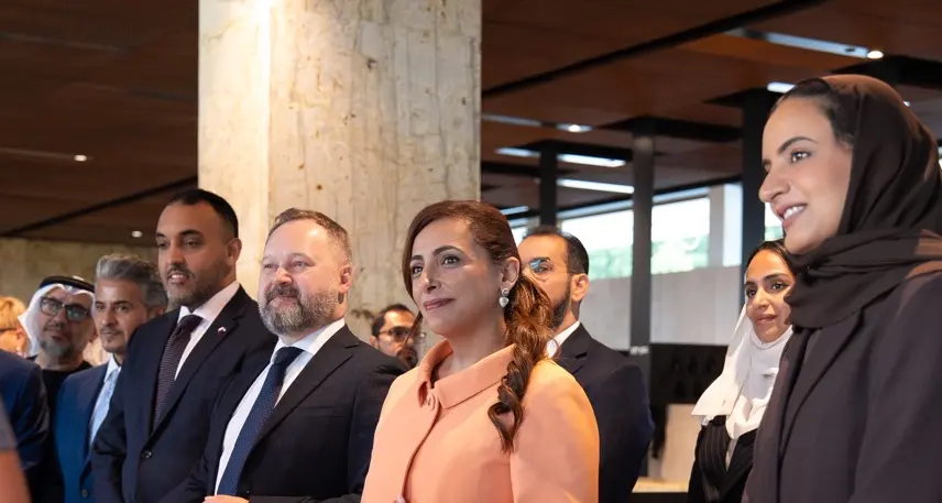 بدور القاسمي تفتتح النسخة البولندية من معرض \"الخراريف برؤية جديدة\" بمشاركة فنانين إماراتيين وبولنديين