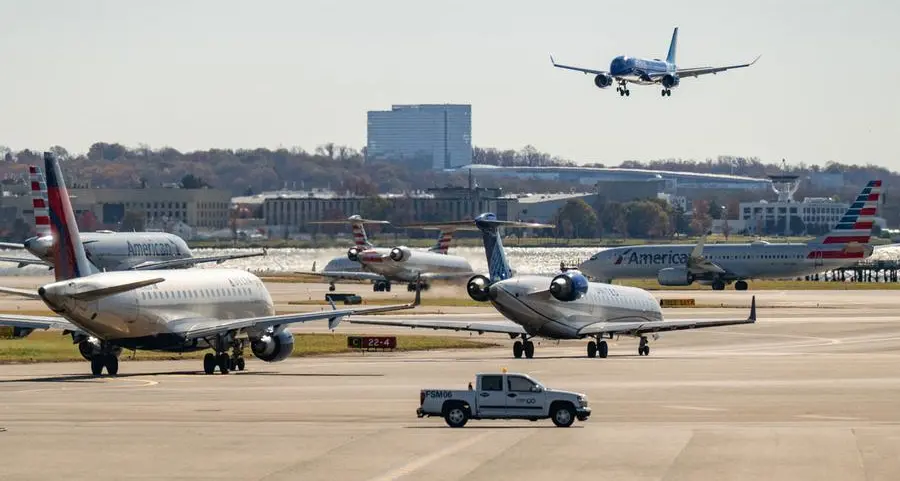 US airlines cancel 1,200 flights Tuesday as shutdown continues