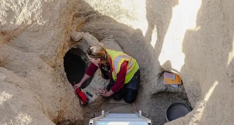 DCT Abu Dhabi discovers first major Iron Age cemetery in Al Ain Region