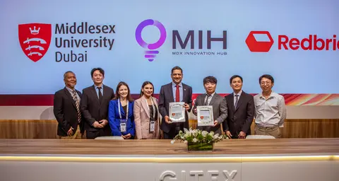 Redbrick توقع مذكرة تفاهم مع مركز MDX للابتكار في دبي للتعاون في مجال تعليم الذكاء الاصطناعي