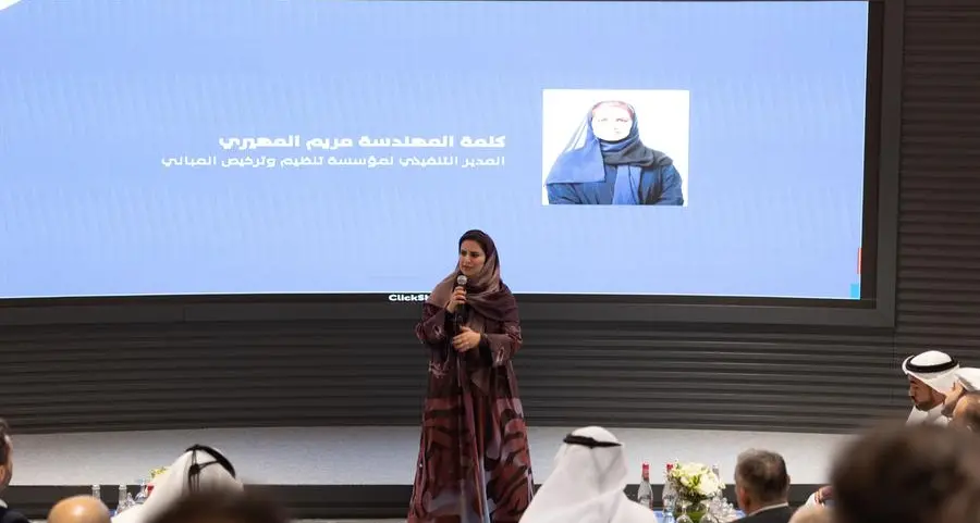 بلدية دبي تعقد ورشة عمل لتعزيز مرونة سوق الإنشاءات والمقاولات ودعم التنسيق مع شركاء القطاع