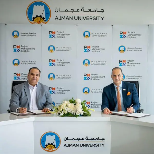 جامعة عجمان والمعهد العالمي لإدارة المشاريع يوقعان مذكرة تفاهم استراتيجية