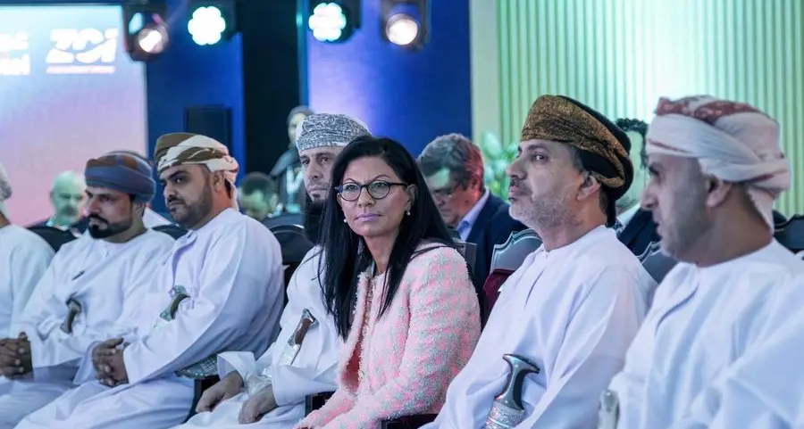 عُمان ترسّخ مكانتها كمحور عالمي للاتصال الرقمي عبر \"زين عمانتل الدولية\"