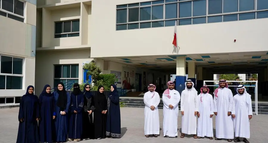 \"مدارس الفلاح الخاصة\" توظف وتدرّب 25 موظفاً بحرينياً عبر برامج \"تمكين\"
