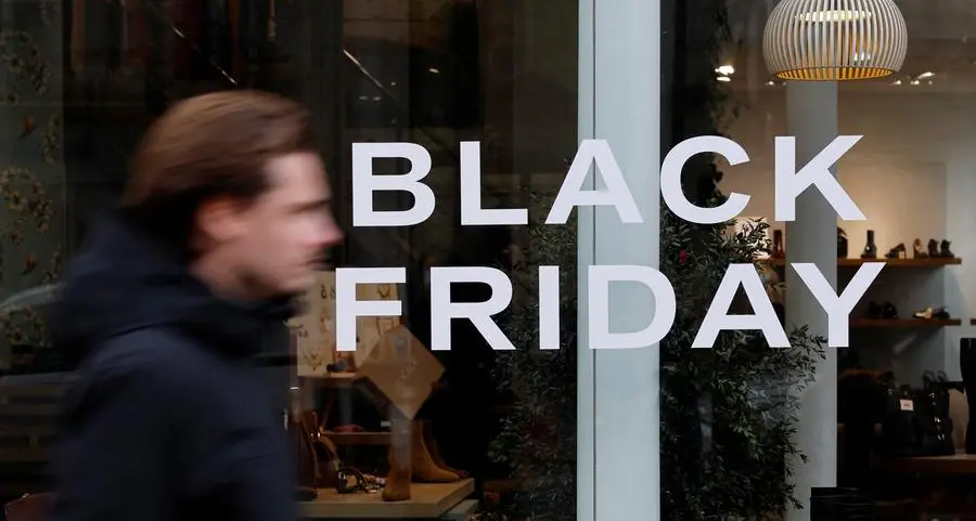 Euro zone consumers continue to see benign inflation path, ECB survey shows