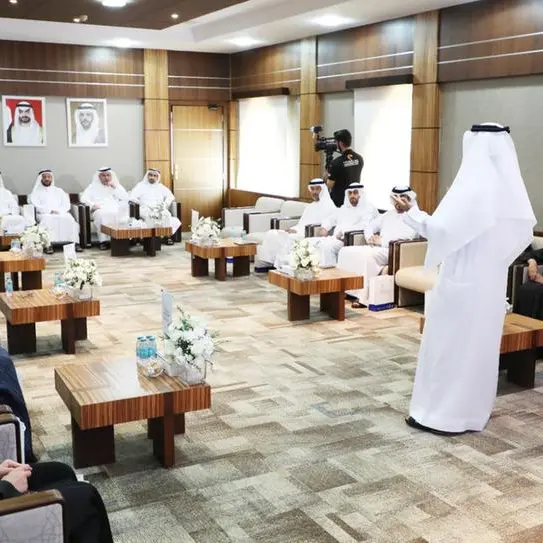 غرفة الشارقة تعزز التواصل مع رواد الأعمال في المنطقة الشرقية وتستعرض برامج نوعية متقدمة تواكب مرونة الأعمال