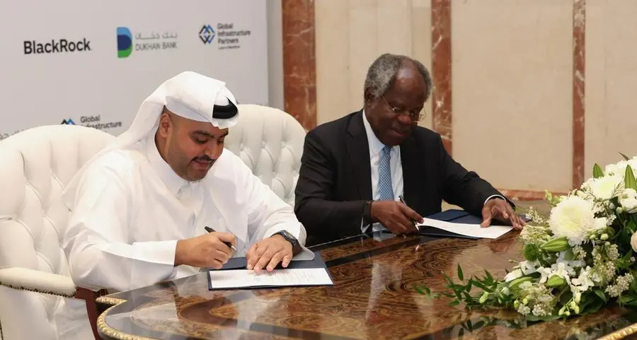 بنك دخان يوقع اتفاقية حصرية مع \"جلوبال إنفراستركشر بارتنرز\" (GIP) التابعة لمجموعة \"بلاك روك\"