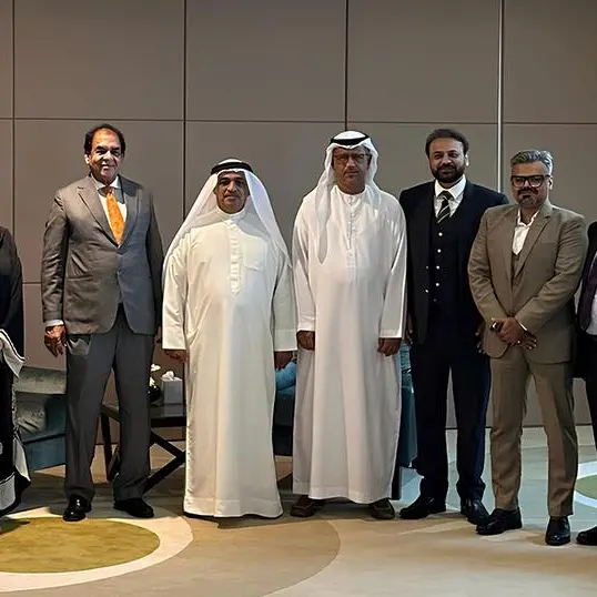 رئيس غرفة رأس الخيمة يلتقي وفد مجلس الأعمال الباكستاني لتعزيز العلاقات التجارية