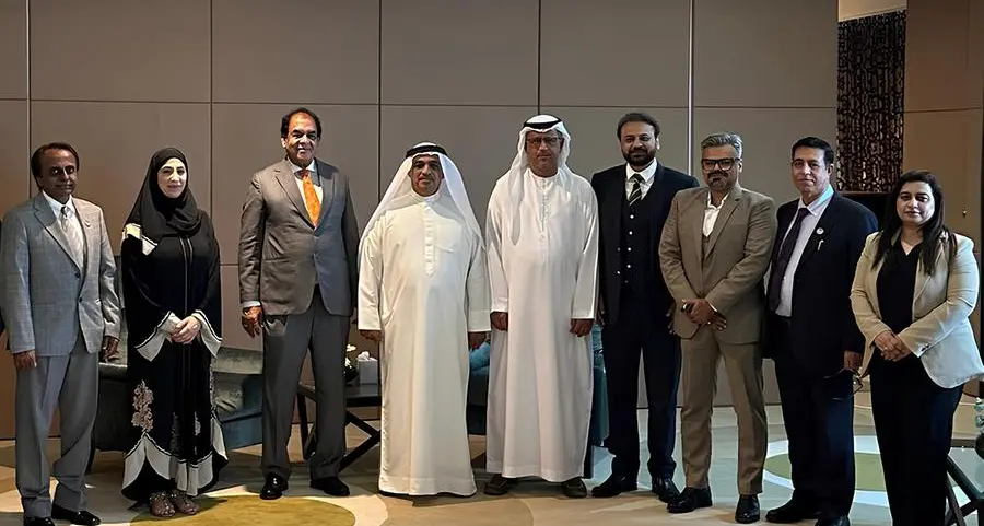 رئيس غرفة رأس الخيمة يلتقي وفد مجلس الأعمال الباكستاني لتعزيز العلاقات التجارية