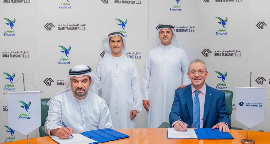 الإمارات للبترول توقع عقداً مع النقل العمانية لبلورة مستقبل مستدام لقطاع نقل الوقود
