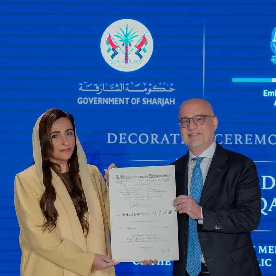 الرئيس الإيطالي يمنح بدور القاسمي وسام استحقاق الجمهورية برتبة ضابط تقديراً لدورها في تعزيز العلاقات الثقافية بين الإمارات وإيطاليا