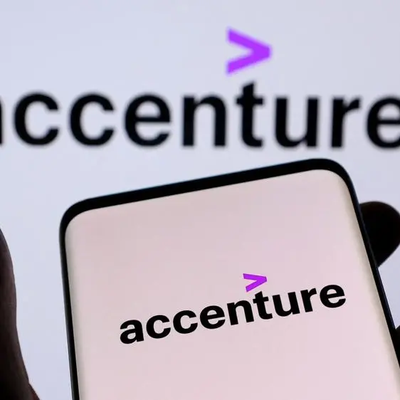 Accenture beats third-quarter revenue estimates