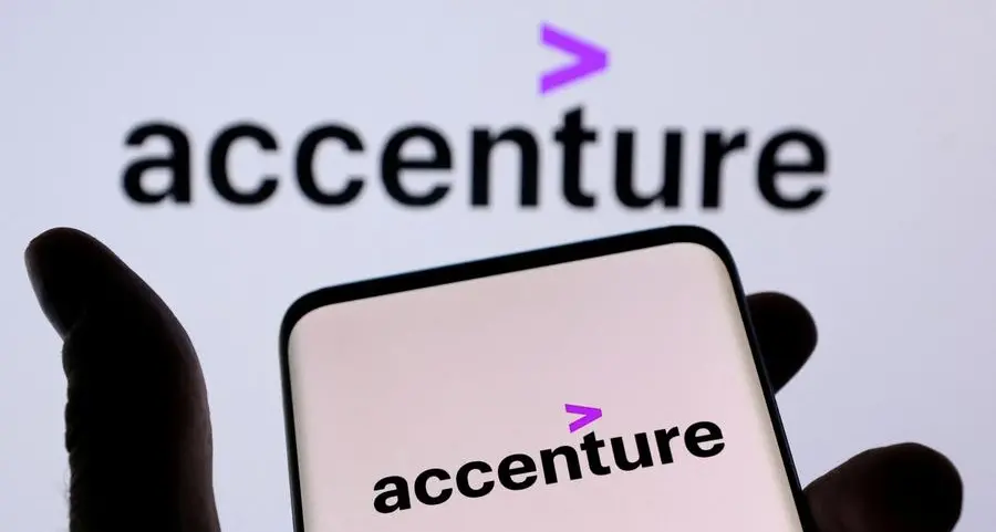 Accenture beats third-quarter revenue estimates