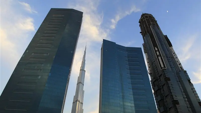 إنفوجرافك: عقارات دبي تتفوق على أبوظبي خلال النصف الأول