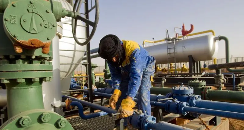 الشركات العالمية تعلق آمالها على اجتماع الجزائر لإنقاذ سوق النفط