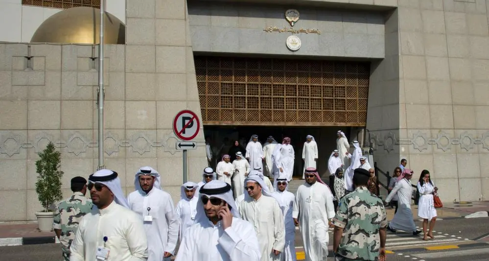 البنوك الكويتية قلقة: إذا ألزمت عملائي بالفواتير .. سينتقلون إلى بنك آخر
