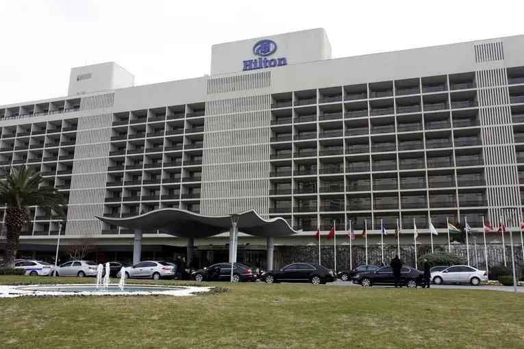 شركة تابعة للمباني الكويتية توقع اتفاقا مع هيلتون العالمية لإدارة فندقين