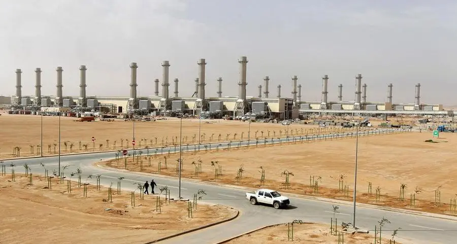 السعودية للكهرباء توقع اتفاق تمويل تجاريا مباشرا بقيمة 1.5 مليار دولار