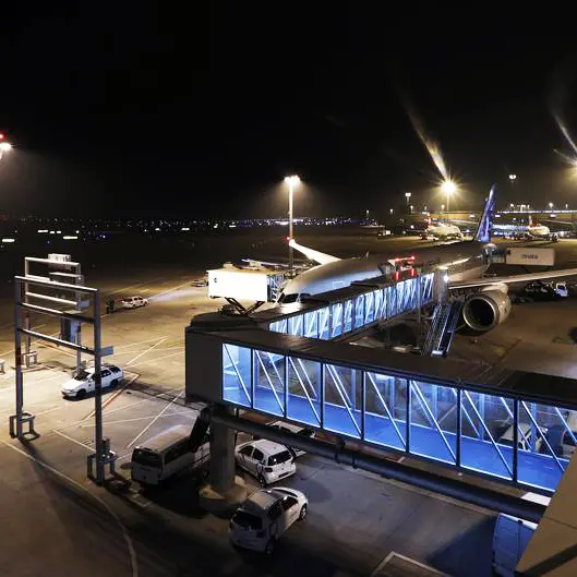 الباكر: 60 مليون مسافر طاقة مطار حمد بحلول 2021