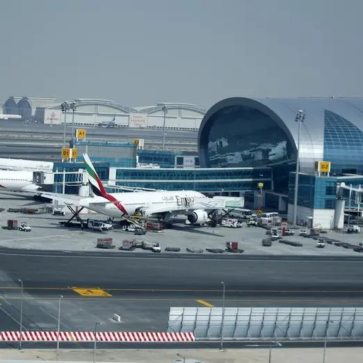 UPDATE 1-Dubai's Emirates airline 2015 profit jumps 56 pct, low oil helps