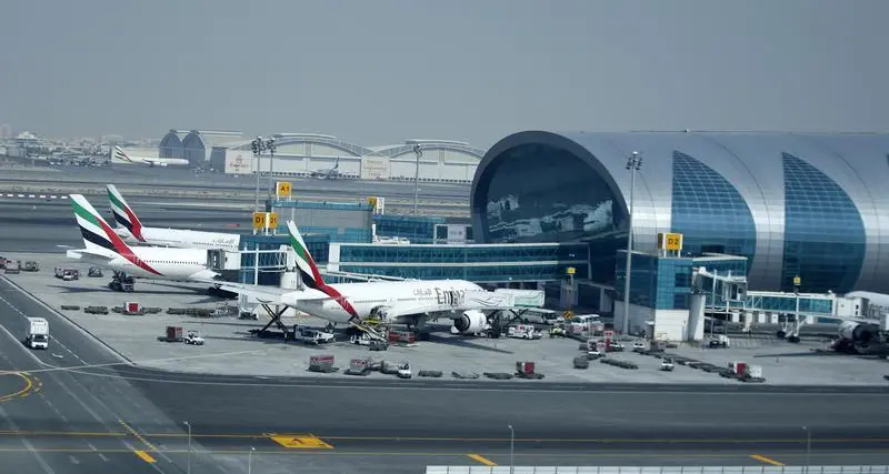 UPDATE 1-Dubai's Emirates airline 2015 profit jumps 56 pct, low oil helps