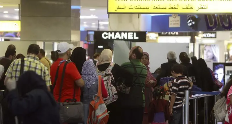 أكثر من 12 ألف راكب يصلون القاهرة على متن 104 رحلات لـ\"مصر للطيران\"
