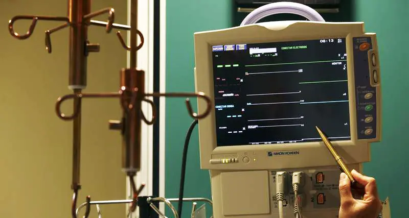 علاج 500 مريض بالقلب بتقنية القسطرة الكهربائية في مستشفى العين