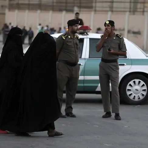 السعودية تقول إنها منعت 3 نساء و7 أطفال من الانضمام للصراع السوري