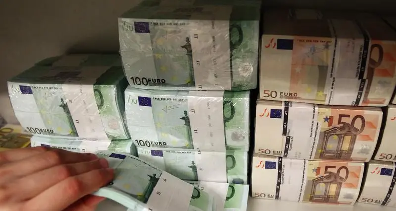 انخفاض «اليورو» يتسبب في حرمان مئات الحجاج الأوروبيين من أداء الحج