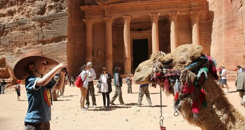 وزيرة: انخفاض الدخل السياحي الأردني 3% في النصف/1