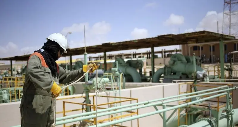 UPDATE 2-Libya's oil output slashed as export row rages