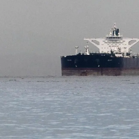 إيران تحتجز ناقلة تحمل وقود في الخليج