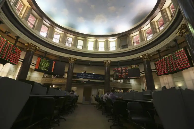 Traders works on the floor of the stock exchange in Cairo, May 29, 2014 , Amr Abdallah Dalsh 