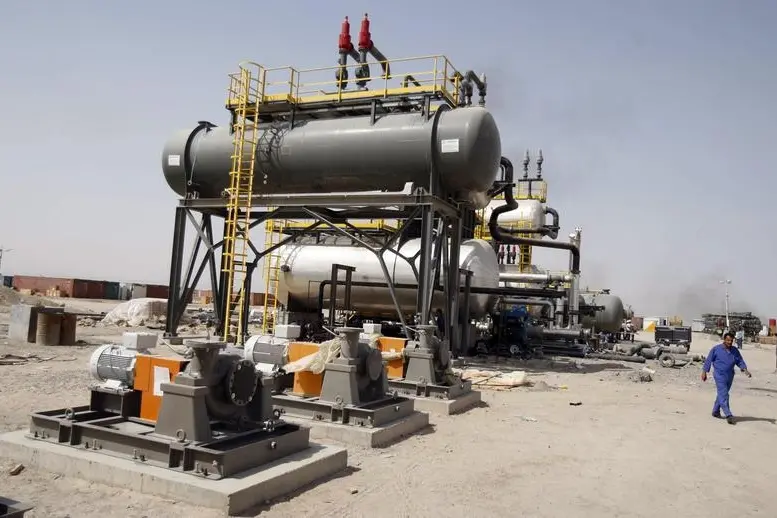 العراق يطلب من شركات النفط الأجنبية زيادة إنتاج الخام وصادراته
