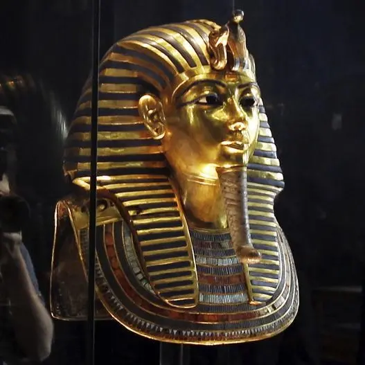 مجموعة آثار توت عنخ آمون تبدأ رحلتها إلى المتحف المصري الكبير