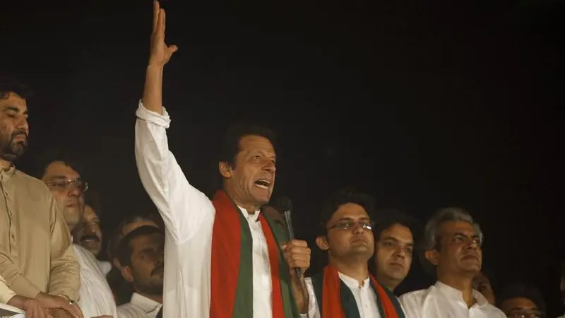 محكمة باكستانية تلغي محاكمة علنية ضد عمران خان