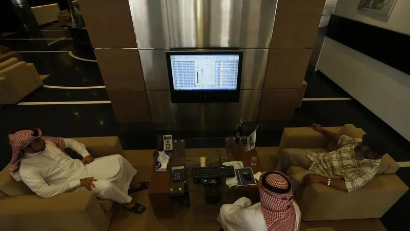 Mideast Stocks: Gulf bourses end mixed on oil price fall, weak US economic data