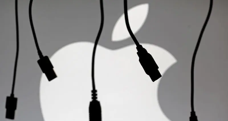 أبل تصلح ثغرة أمنية خطيرة بعد استهداف هاتف معارض إماراتي