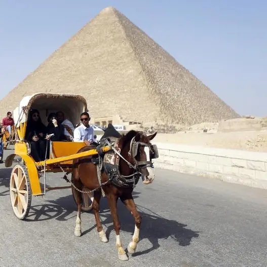 مصر: عدد السائحين الوافدين يسجل رقم قياسي في 2023 \"رغم التحديات\"