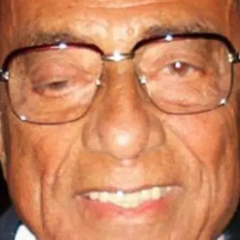 من هو حسين سالم رجل الأعمال الذي تنازل عن معظم ثروته للحكومة المصرية؟