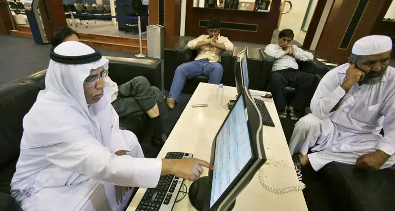 بورصة دبي تتراجع رغم قانون التأشيرات والسعودية تتعافى بعد موجة هبوط
