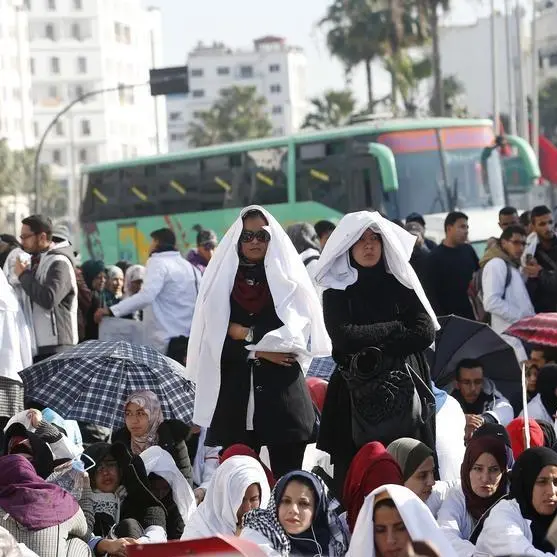 قوات الأمن المغربية تستخدم خراطيم المياه لفض اعتصام للمعلمين