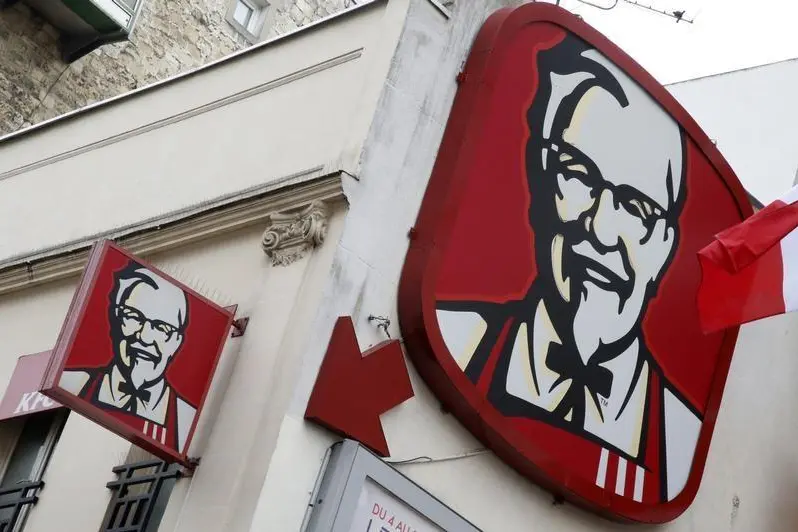 UPDATE 1-Kuwait's fast-food group Americana scraps sale to consortium