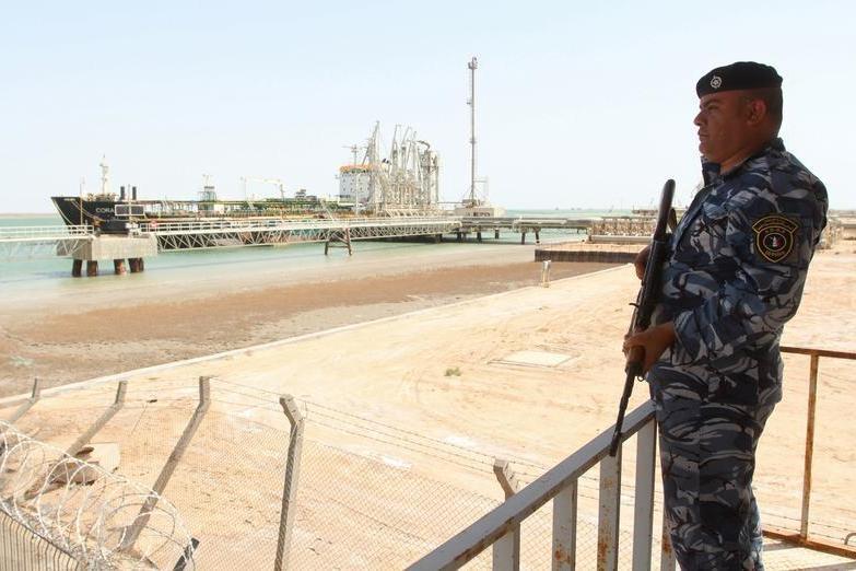 CORRECTEDHuge oil tanker traffic jam builds at Iraq's Basra port