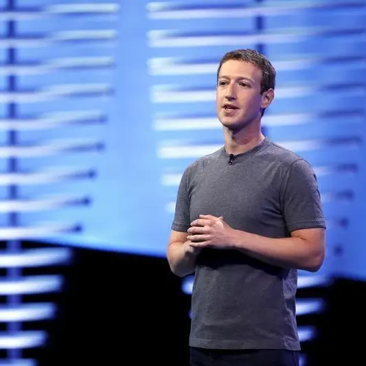 UPDATE 1-Facebook's Zuckerberg meets U.S. conservatives over bias controversy