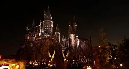 New Harry Potter play enchants fans in first preview