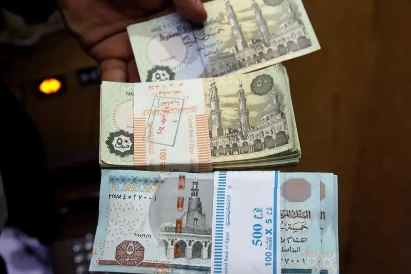 Egypt's illicit currency traders defy crackdown, spread business abroad